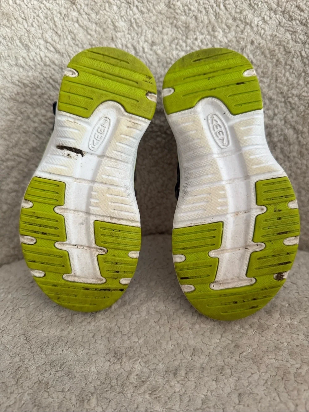 KEEN Uneek O2 Kids Sandals US 9 Black Green Corded Water Shoes Outdoor